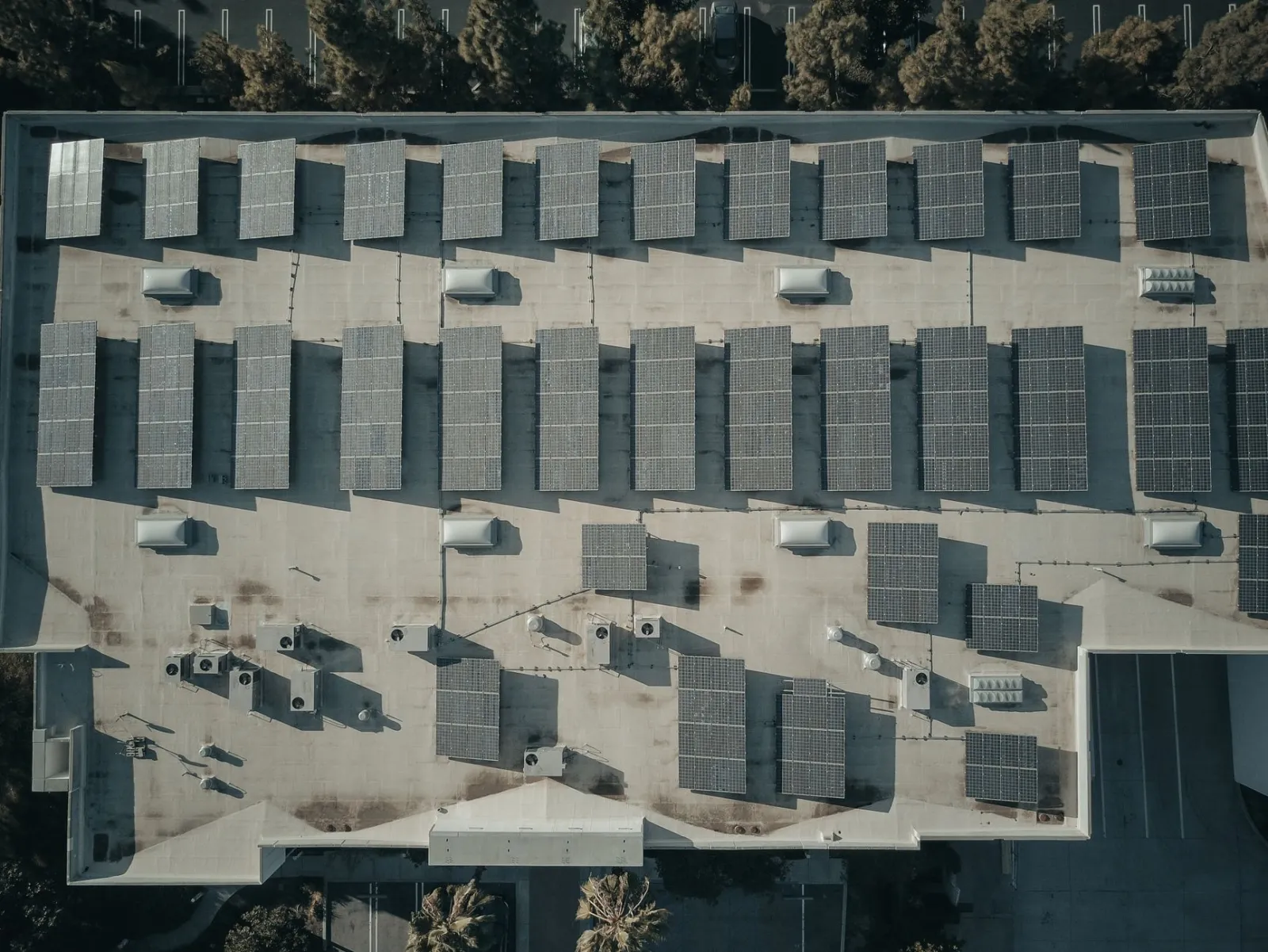 Zonnepanelen Plat Dak Foliesysteem Utrecht: Kosten &