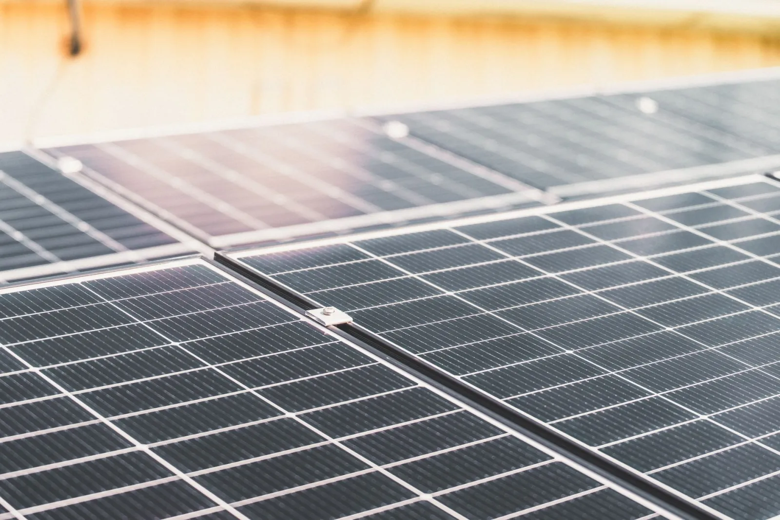 Zonnepanelen Plat Dak Utrecht: Constructie & Keuring